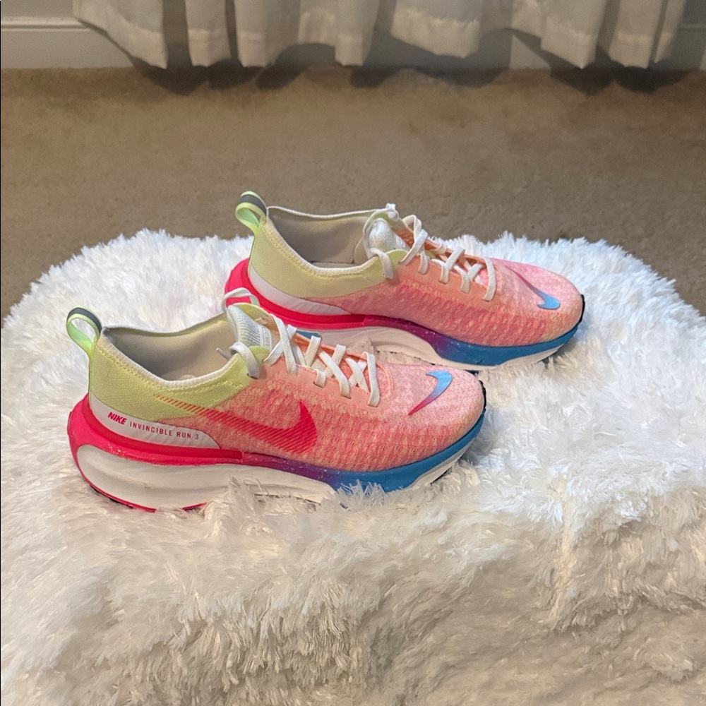 Nike Women’s ' Vibrant Pink and Blue Sneakers